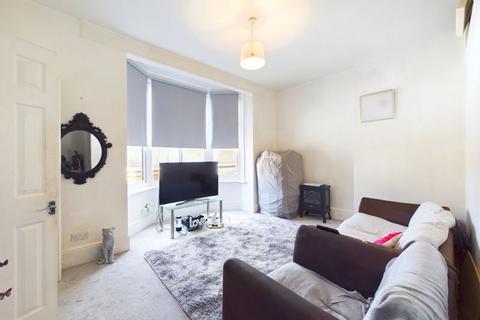 1 bedroom apartment for sale, CATERHAM VALLEY