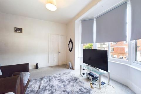 1 bedroom apartment for sale, CATERHAM VALLEY