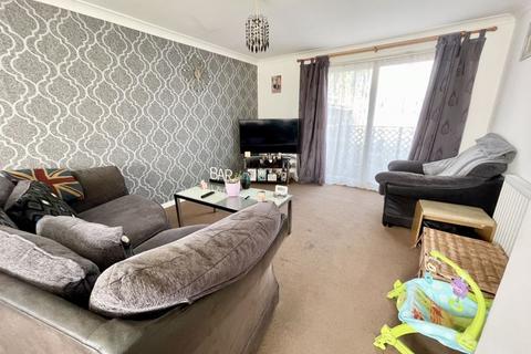 3 bedroom terraced house for sale, Brentwood Close, Dunstable