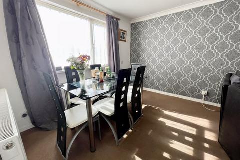 3 bedroom terraced house for sale, Brentwood Close, Dunstable