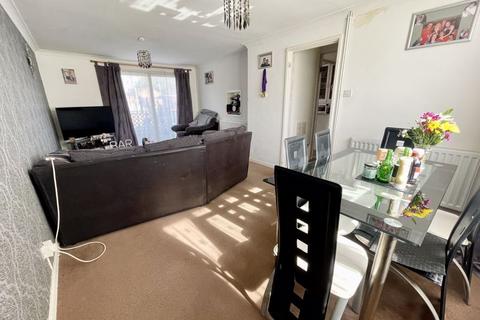 3 bedroom terraced house for sale, Brentwood Close, Dunstable