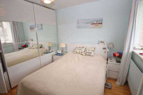 2 bedroom apartment for sale, Goring Way, Greenford