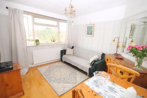 2 bedroom apartment for sale, Goring Way, Greenford