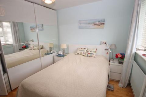 16a Goring Way, Greenford, UB6 9NL