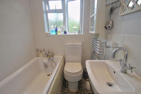 16a Goring Way, Greenford, UB6 9NL