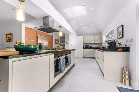 24 Manor Way, Worcester Park, KT4 7PH