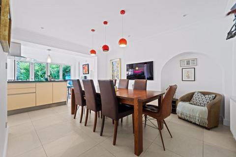 24 Manor Way, Worcester Park, KT4 7PH