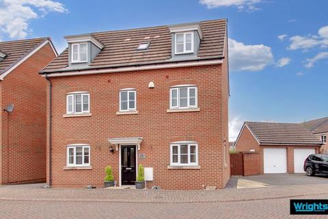 4 bedroom detached house for sale, Swift Drive, Trowbridge