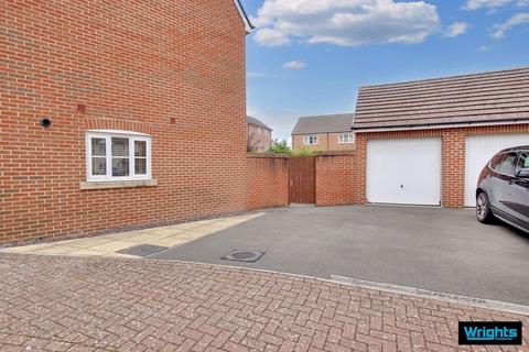 4 bedroom detached house for sale, Swift Drive, Trowbridge