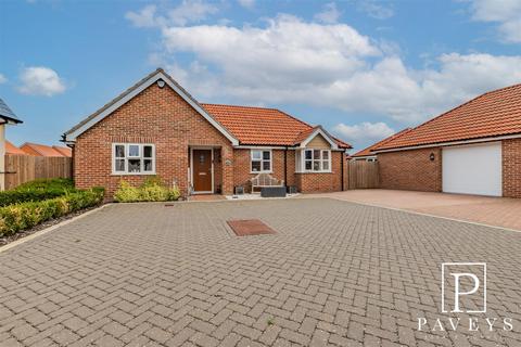 3 bedroom detached bungalow for sale, Orchard Gardens, Kirby Cross