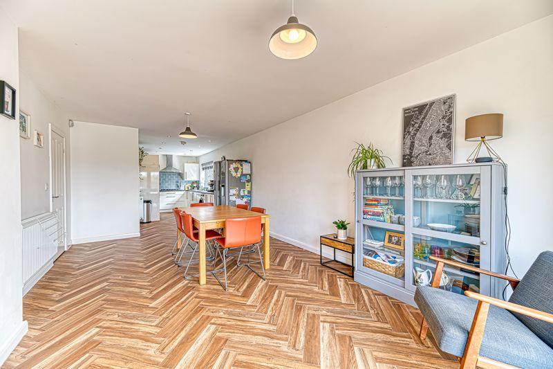 Dining Room /...