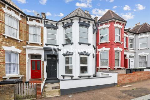 Studio to rent, Duckett Road, London, N4