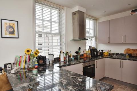 2 bedroom flat for sale, Endless Street, Salisbury *VIDEO TOUR*