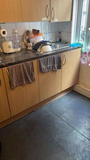 1 bedroom in a flat share to rent, Room to let in Edgware