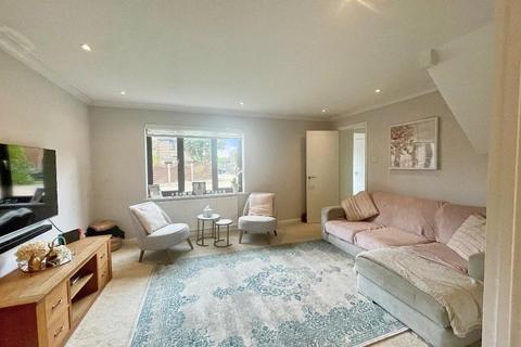 59 Maywater Close, South Croydon, CR2 0RS