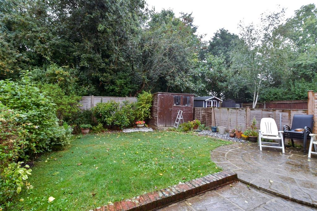 Greenhill, Staplehurst, Kent 3 bed semidetached house for sale £375,000
