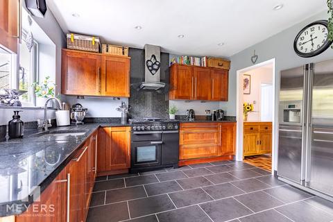 4 bedroom detached house for sale, Wordsworth Avenue, Queens Park - BH8