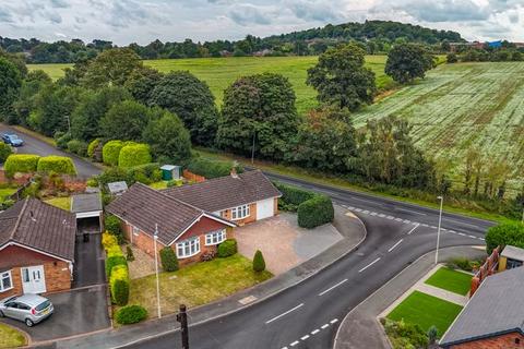 3 bedroom detached bungalow for sale, 25 Maidendale Road, Kingswinford DY6