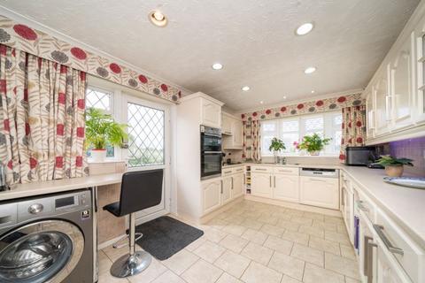 3 bedroom detached bungalow for sale, 25 Maidendale Road, Kingswinford DY6