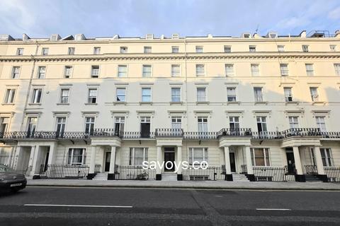 1 bedroom flat to rent, Gloucester Terrace, London, W2