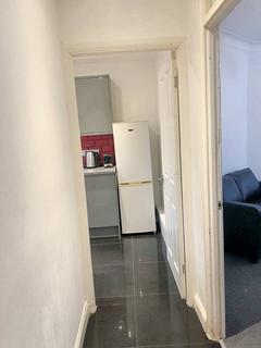 1 bedroom in a flat share to rent, Lea Bridge Road, London E10