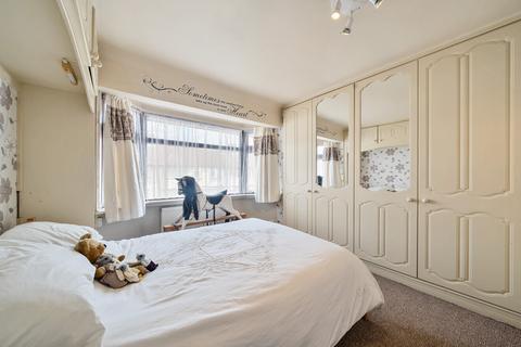 30 Worcester Close, Mitcham, CR4 1SP
