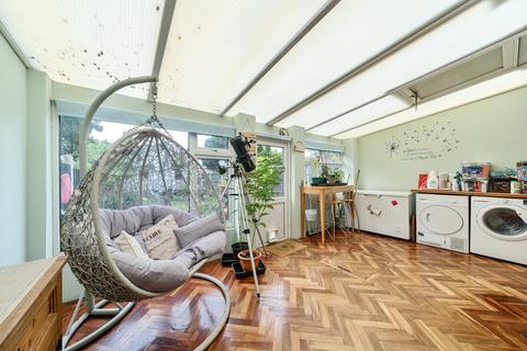 30 Worcester Close, Mitcham, CR4 1SP