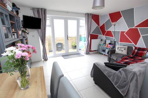 3 bedroom end of terrace house for sale, Oxleaze Way, Bristol BS39