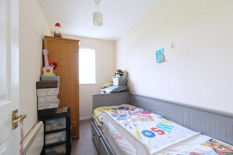 2 bedroom flat for sale, Brimfield Road, Purfleet-On-Thames RM19