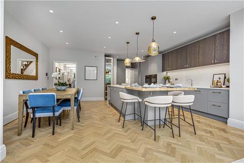 27 Westmoreland Road, London, SW13 9RZ