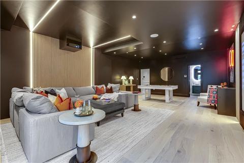 27 Westmoreland Road, London, SW13 9RZ
