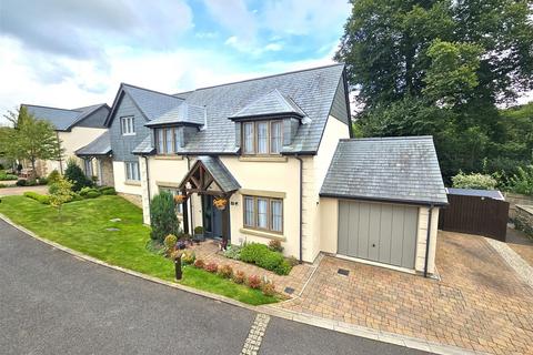 4 bedroom detached house for sale, Trendle Gardens, Tavistock