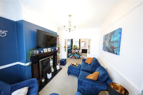 2 bedroom end of terrace house for sale, Melbourne Street, Hull