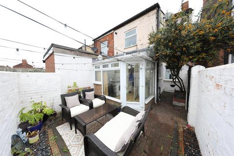 2 bedroom end of terrace house for sale, Melbourne Street, Hull