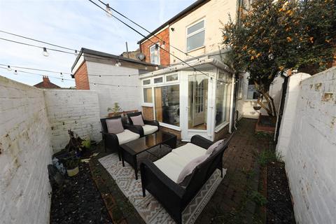 2 bedroom end of terrace house for sale, Melbourne Street, Hull