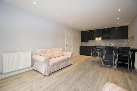 2 bedroom flat to rent, Coleridge Way Borehamwood WD6