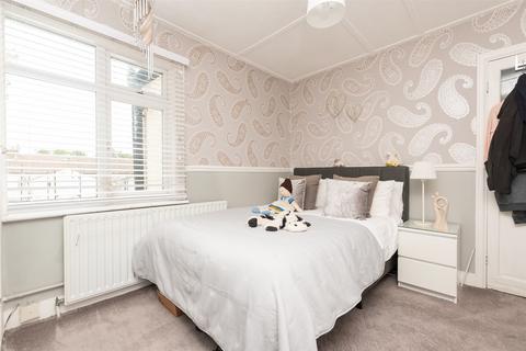 35 Alexandra Road, Gravesend, DA12 2QG