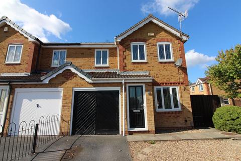 3 bedroom semi-detached house to rent, Piper Close, Hucknall, Nottingham