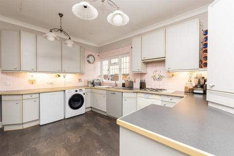 6 bedroom semi-detached house for sale, Wrotham Road, Gravesend, Kent