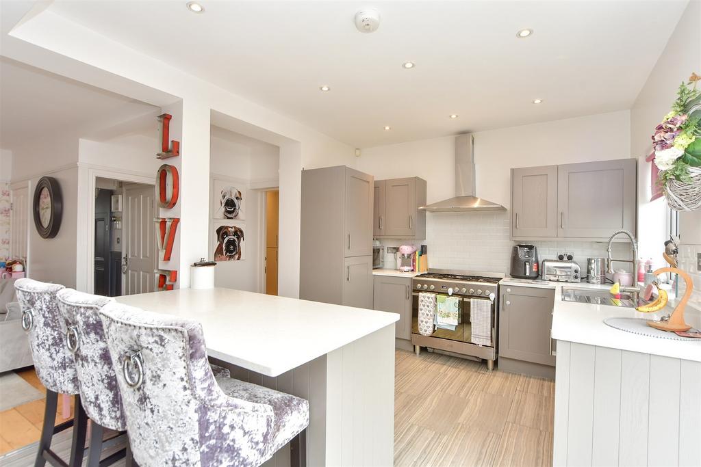 Kitchen/Breakfast Area