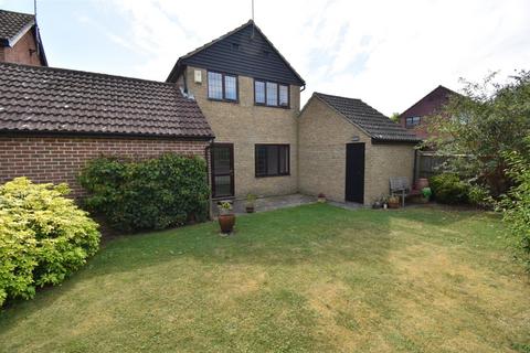 3 bedroom detached house for sale, Brockenhurst Way, Bicknacre