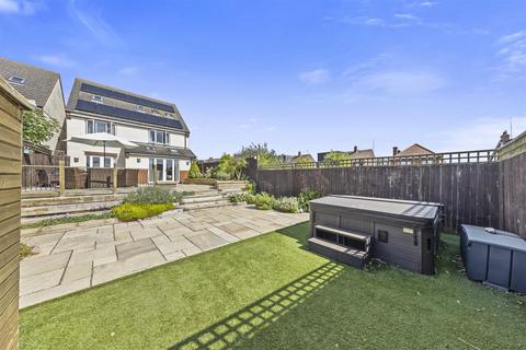 5 bedroom detached house for sale, Newton Road, Milton Keynes MK3