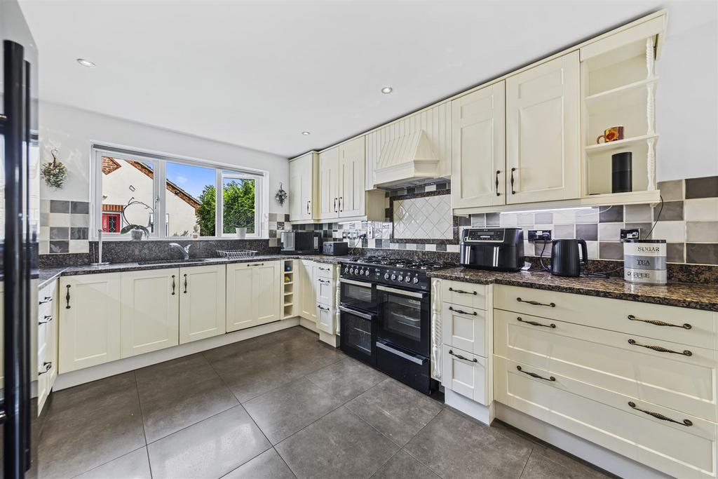 86b Newton Rd Web23.jpg