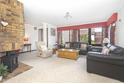 3 bedroom detached bungalow for sale, 4 Eldindean Court, Dunfermline