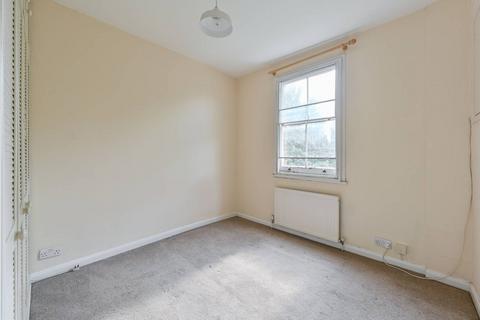 3 bedroom flat for sale, Dovedale Gardens, Battersea Park Road, Battersea, London, SW11