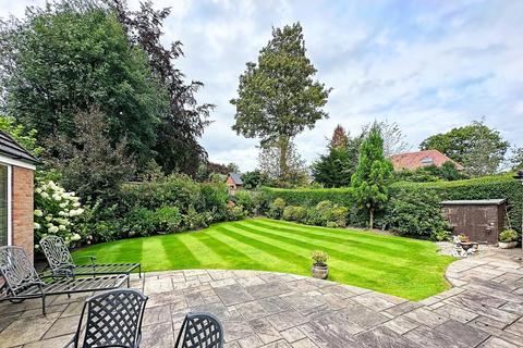 5 bedroom detached house for sale, Elmsway, Hale Barns