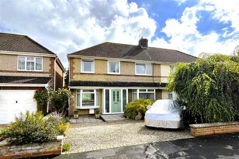 3 bedroom house for sale, Wigmore Avenue, Lawns, Swindon