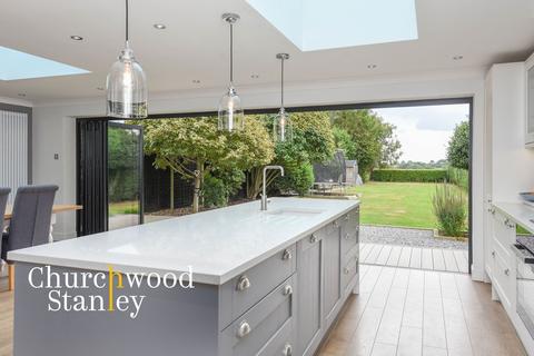Heathfield Heath Road, Bradfield, Manningtree, CO11 2XD
