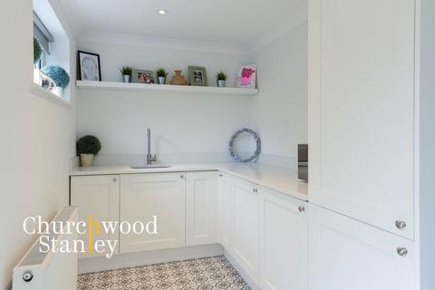 Heathfield Heath Road, Bradfield, Manningtree, CO11 2XD