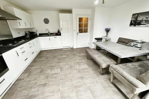 3 bedroom end of terrace house for sale, Wren Way, Rochdale, OL16